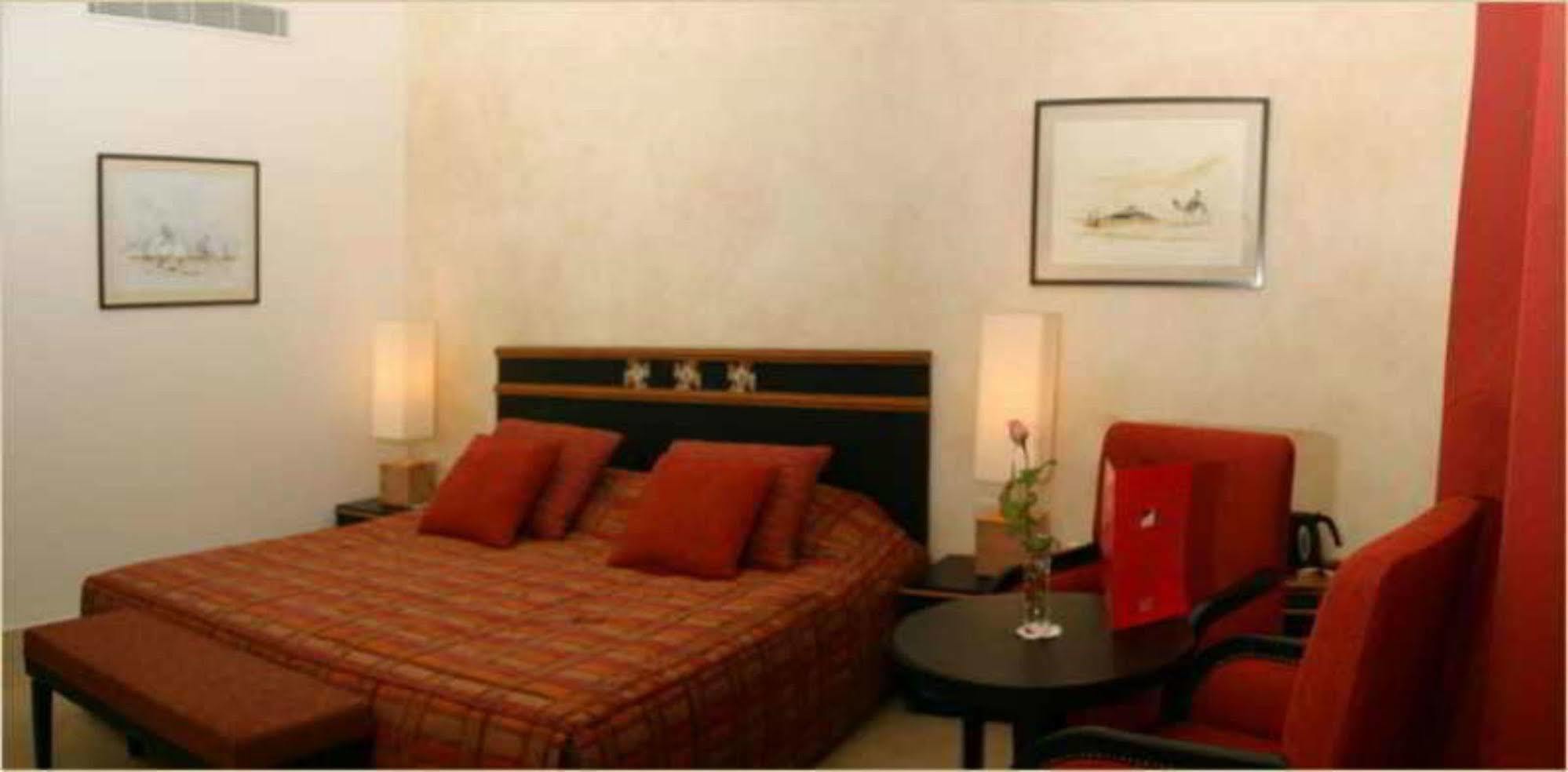 Borj Dhiafa Hotel Сфакс Стая снимка